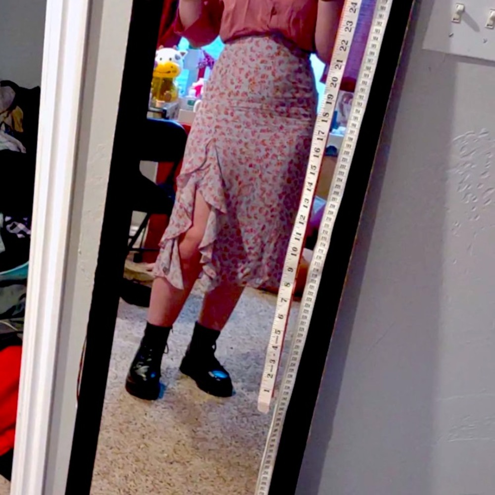 New Look Skirt, size 16 UK on label but it fits like a size 8.